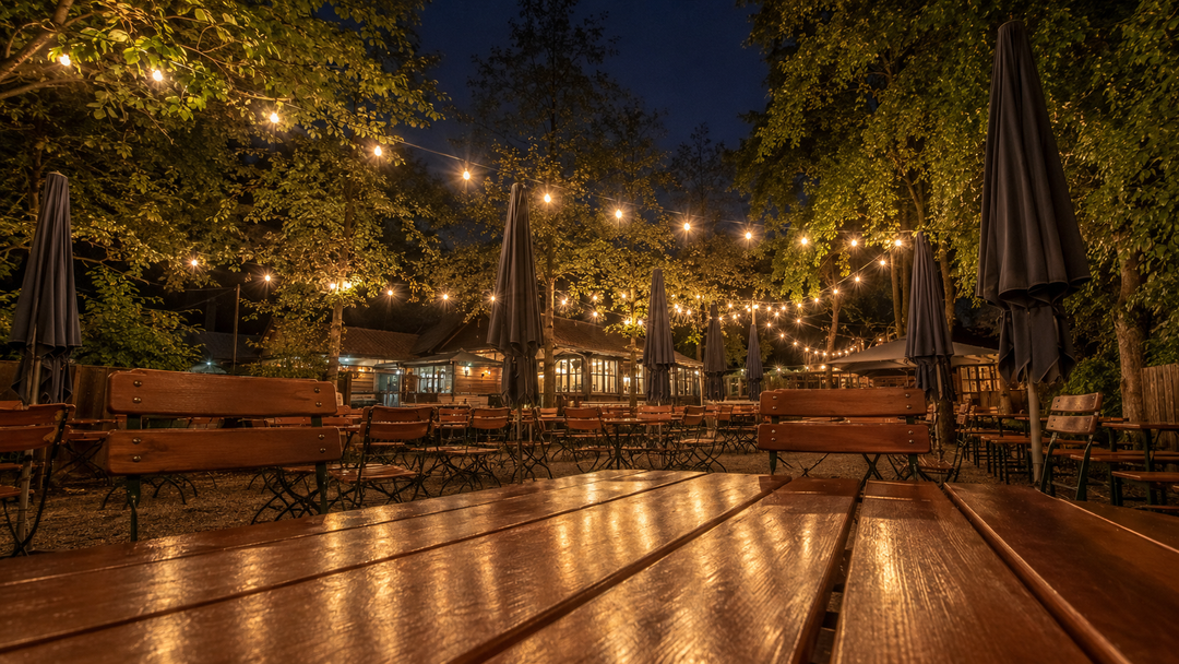 Biergarten, Hotelterrasse & Außenbereich: Lichtplanung für die Gastronomie im Sommer