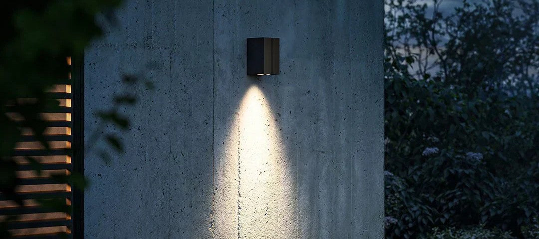 Außenwandleuchten planen: moderne Fassaden- & Terrassenbeleuchtung im Sommer Licht-Kraus