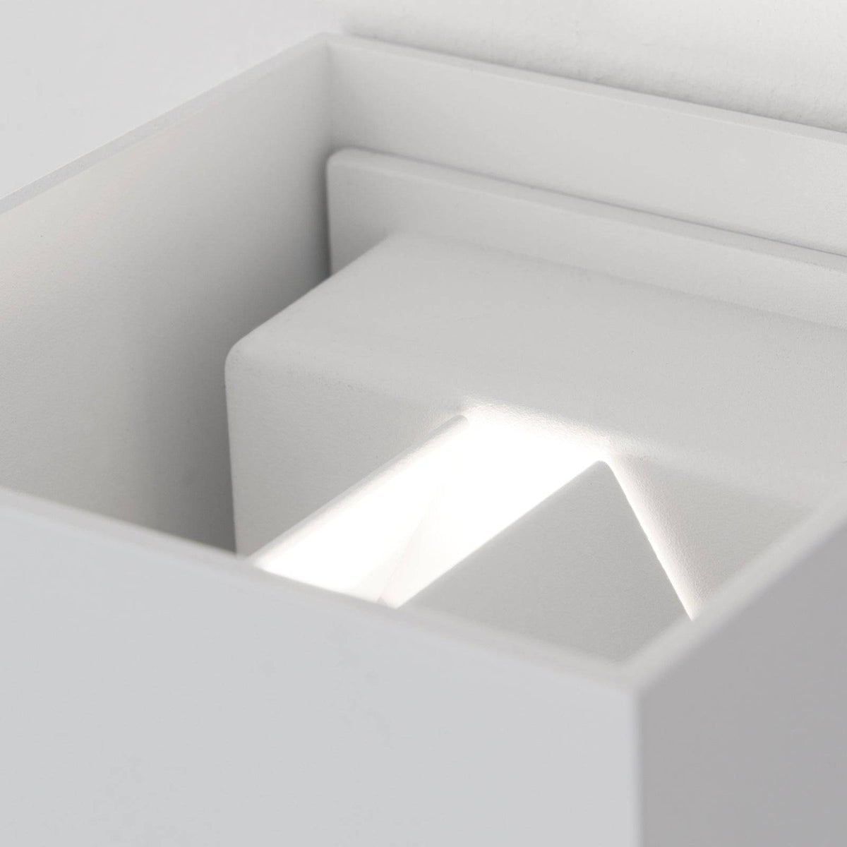 Sonluce, Außenleuchte Pure Sensor, Weiss Detail, wetterfeste Wandbeleuchtung