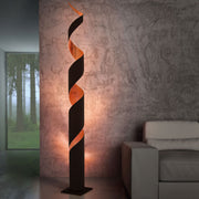Braga, Stehleuchte Truciolo LED, Schwarz-Blattkupfer, moderne Lichtlösung