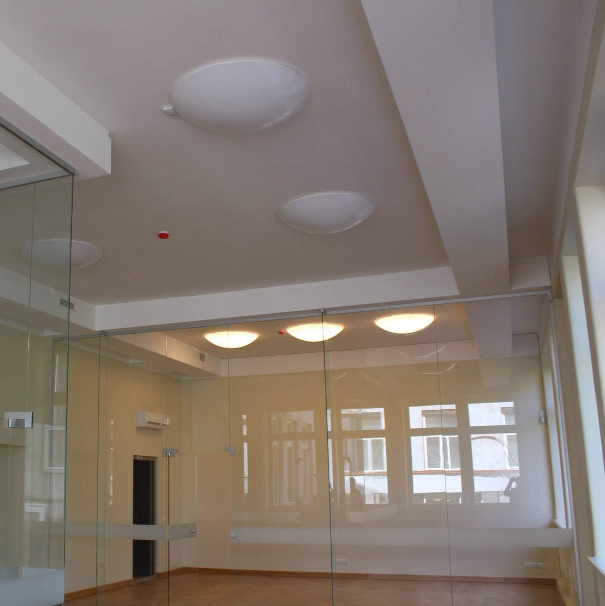 Sonluce, Deckenleuchte Bara, Raumbild, moderne Lichtlösung