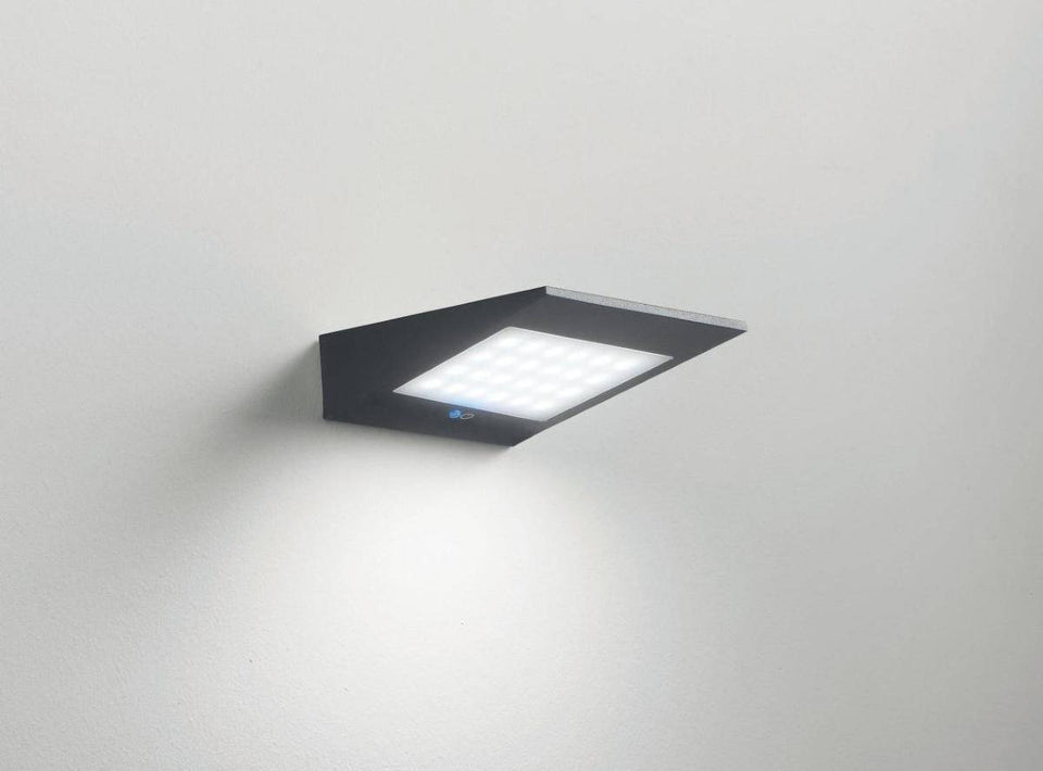 Zafferano, Wandleuchte Solar, Produktbild, moderne Außenbeleuchtung