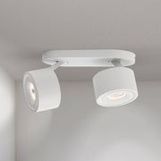 Moderne weiße Deckenleuchte mit drehbaren Spotlights, minimalistisches Design