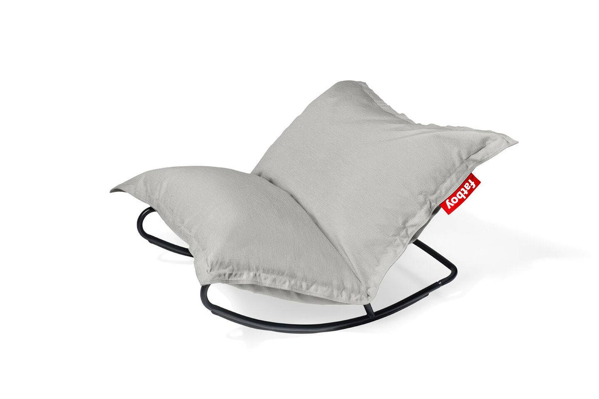 Outdoor Sitzsack in Hellgrau als Schaukelstuhl für Terrasse