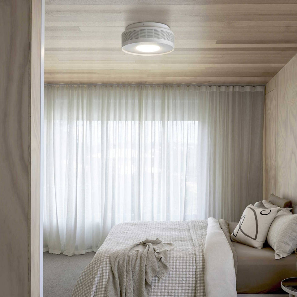 Beacon Lighting, Luftreiniger Sanso mit Licht, Weiss, Raumbild Schlafzimmer