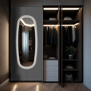 Mirrors&More, Spiegel Diana Oval, Schwarz Raumbild, hochwertige Badbeleuchtung