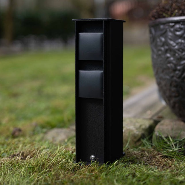 Nexolight, Steckdosensäule Tupi, Raumbild, Outdoor Stromversorgung