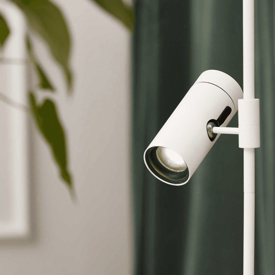 Sia Stehleuchte – Elegante Lichtlösung, weiß, Nahaufnahme