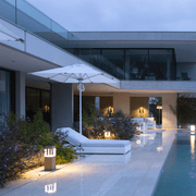 Teckalu Solarleuchte am Pool