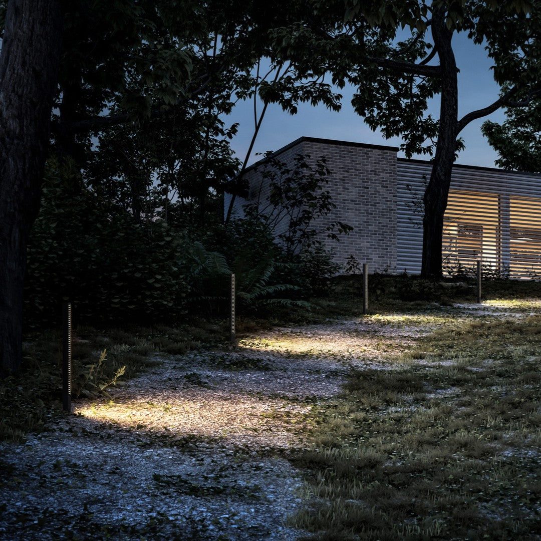 IP44.de LED Spießleuchte lin, schwarz, moderne Anwendung im Garten