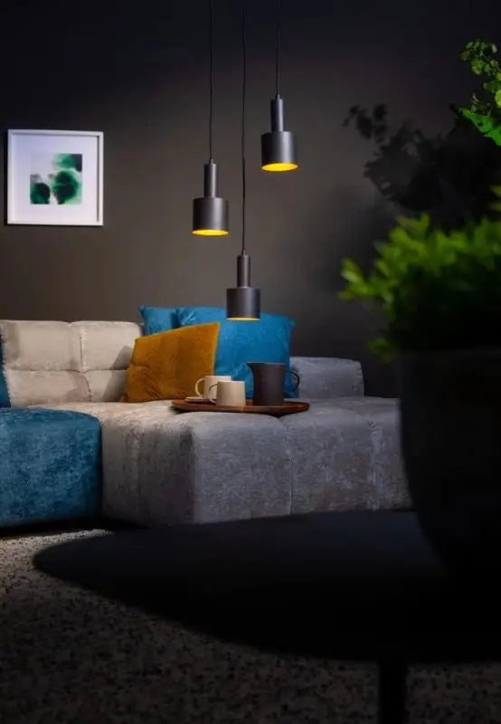 Expo Trading, Pendelleuchte Sledge Rondell, Schwarz, Raumbild Wohnzimmer