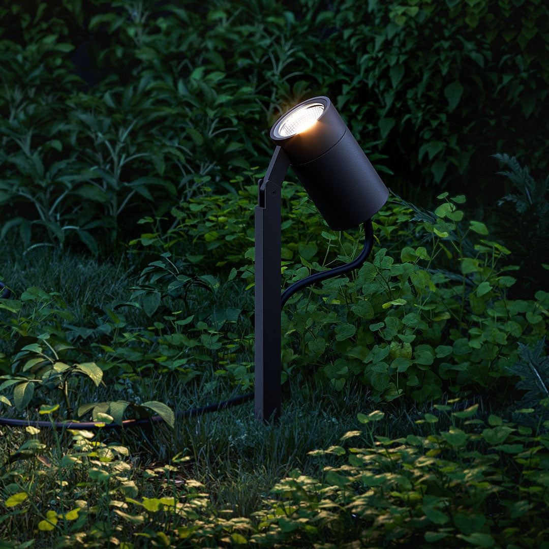 IP44.de Spießleuchte piek mini, Shotlight oder Floodlight, moderne Anwendung im Garten