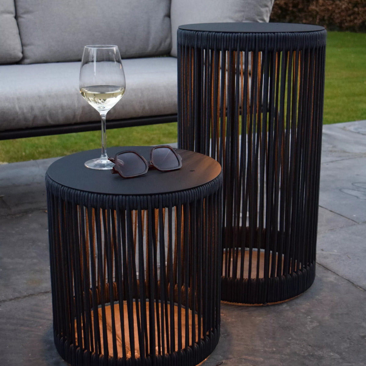 Lucide, Akku-Stehleuchte Pingi, Raumbild, mobile Terrassenbeleuchtung