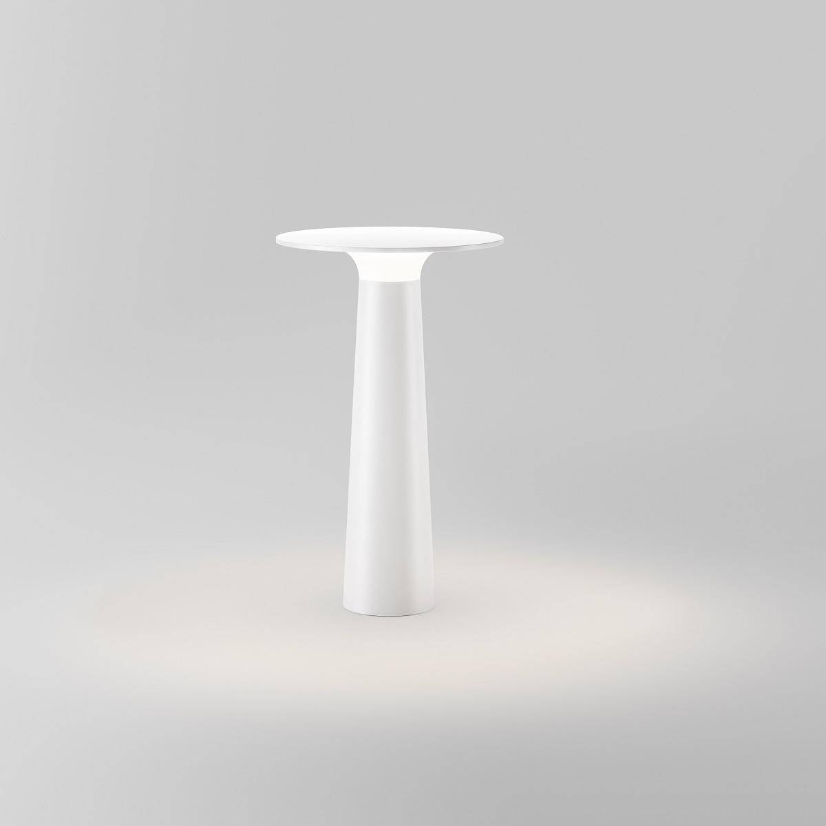 IP44.de, Akku-Außenleuchte Lix, Raumbild, moderne Outdoor Leuchte