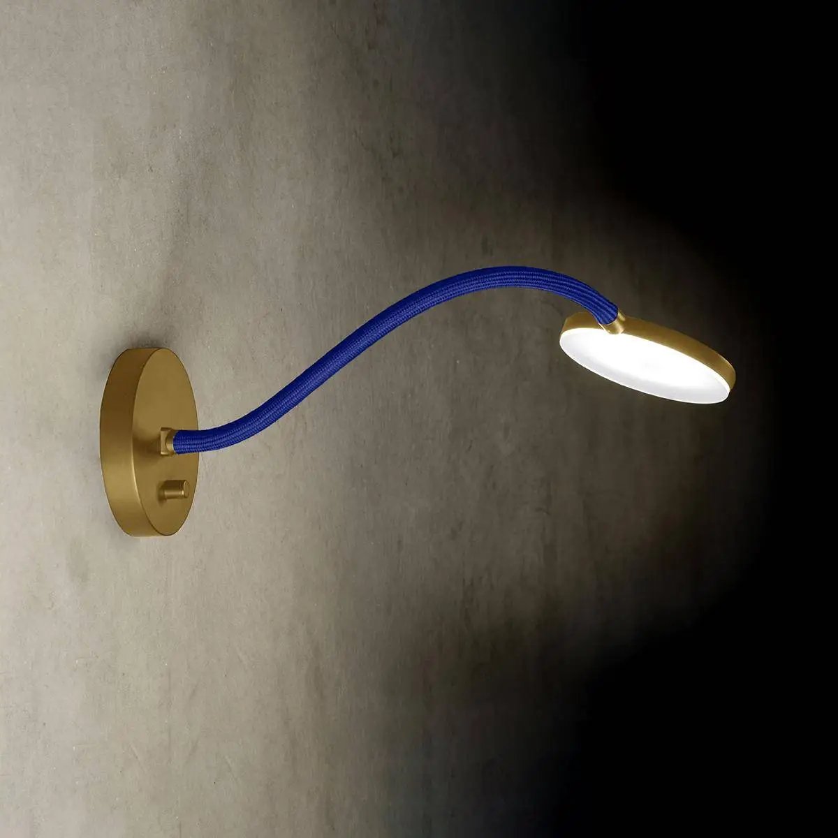 Holtkötter, Wandleuchte Flex W, Raumbild, hochwertige Lichtlösung