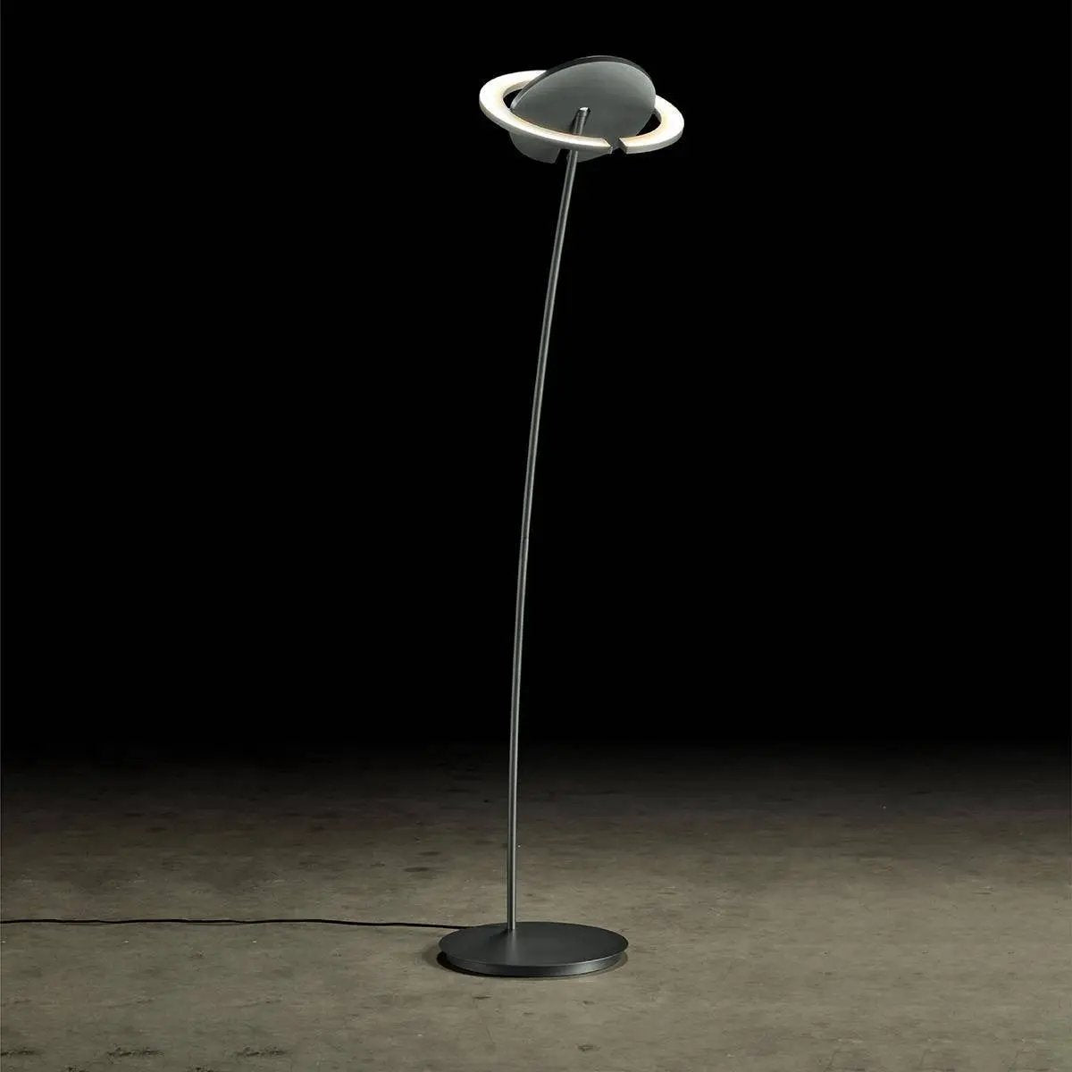 Holtkötter, Deckenfluter Supernova DW, Raumbild, hochwertige Lichtlösung