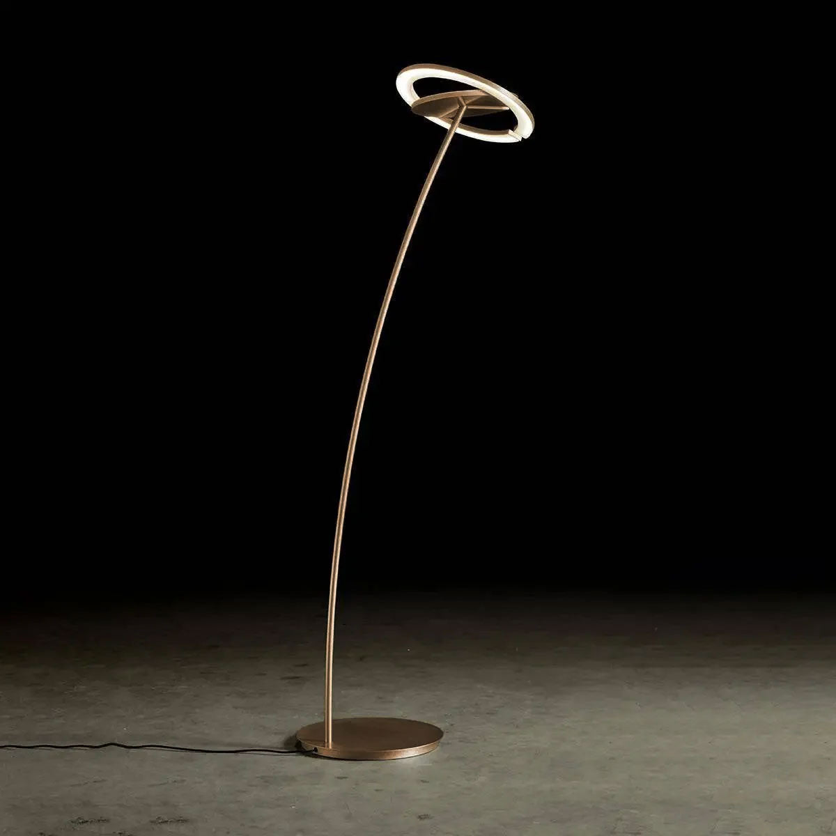 Holtkötter, Deckenfluter Supernova DW, Bronze, hochwertige Stehleuchte