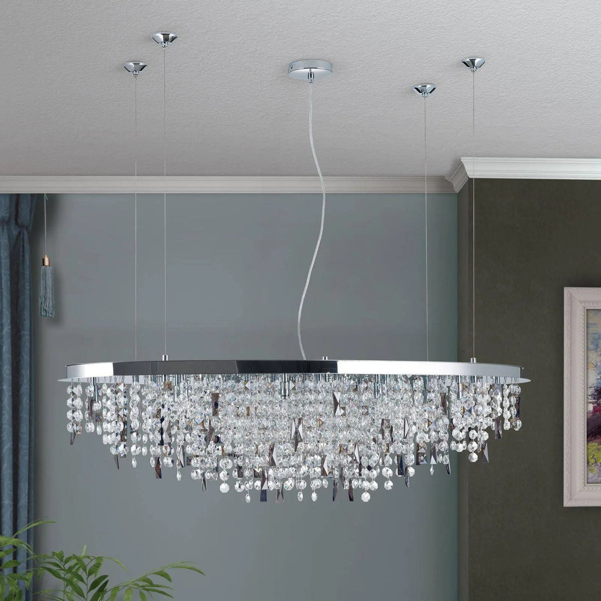 Orion, Kristallleuchte Crystalriver 21-flammig, Seitenansicht, moderne Lichtlösung