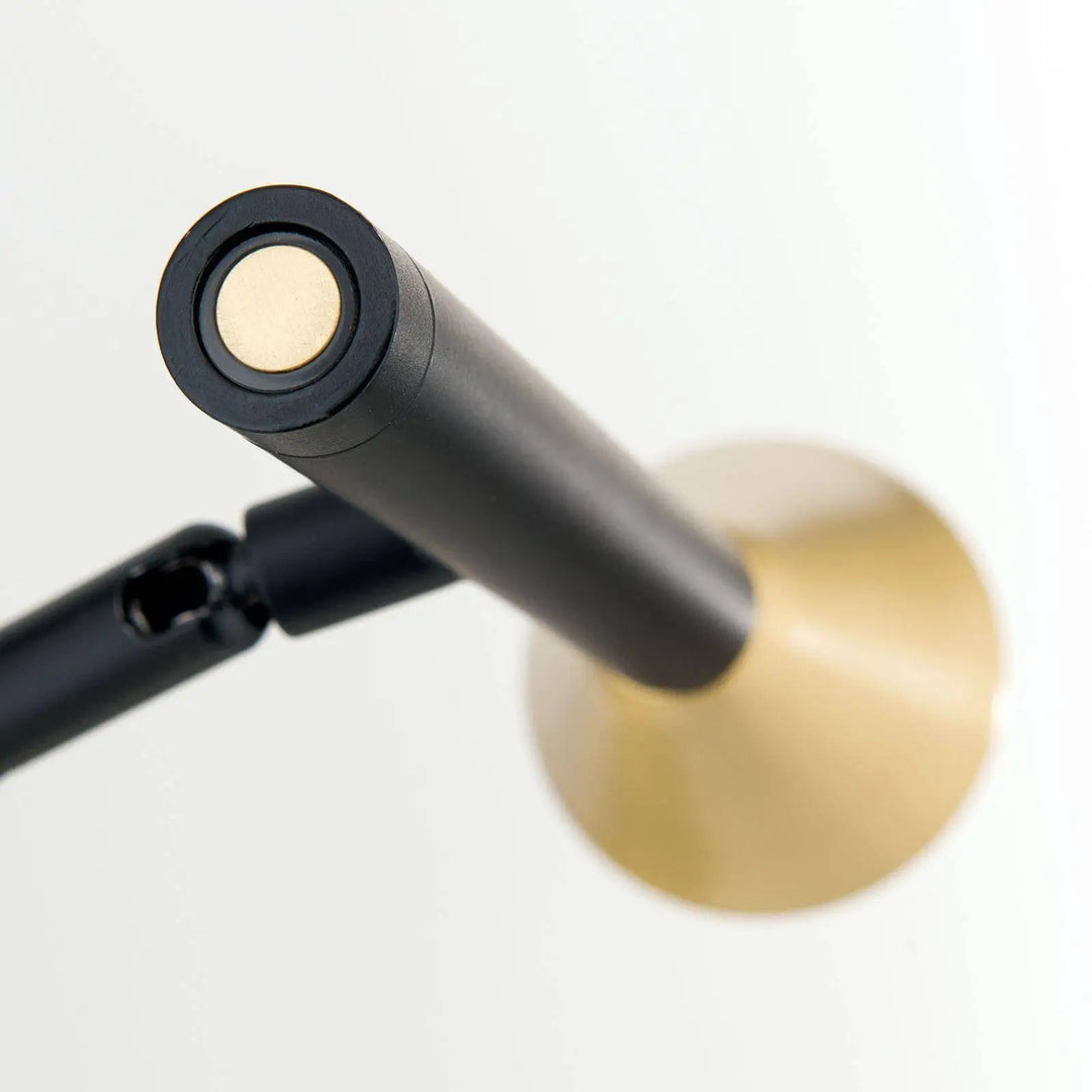 Tischleuchte ODEON, schwarz mit Messing-Schirm