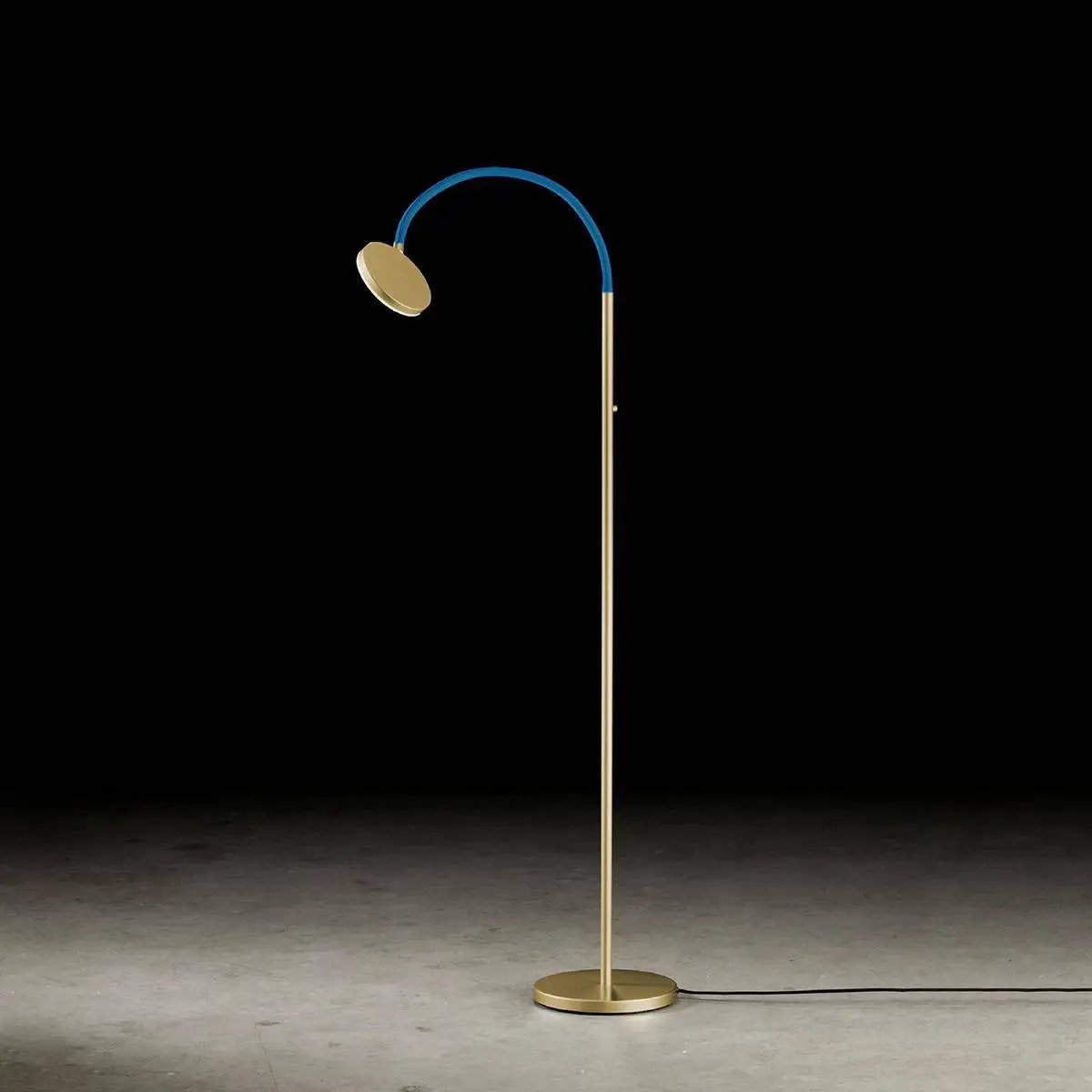 Holkötter Leselampe Bett Flex S, messing-blau, Vorderansicht